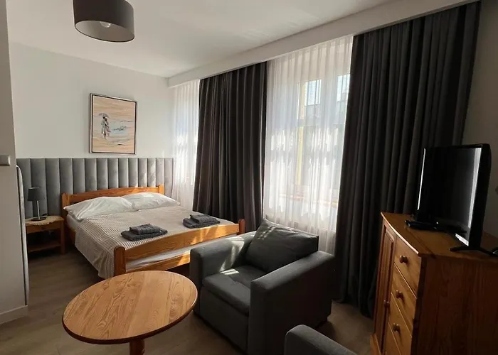 Lazur Kompleks wypoczynkowy *