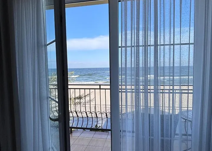 Lazur Kompleks wypoczynkowy *